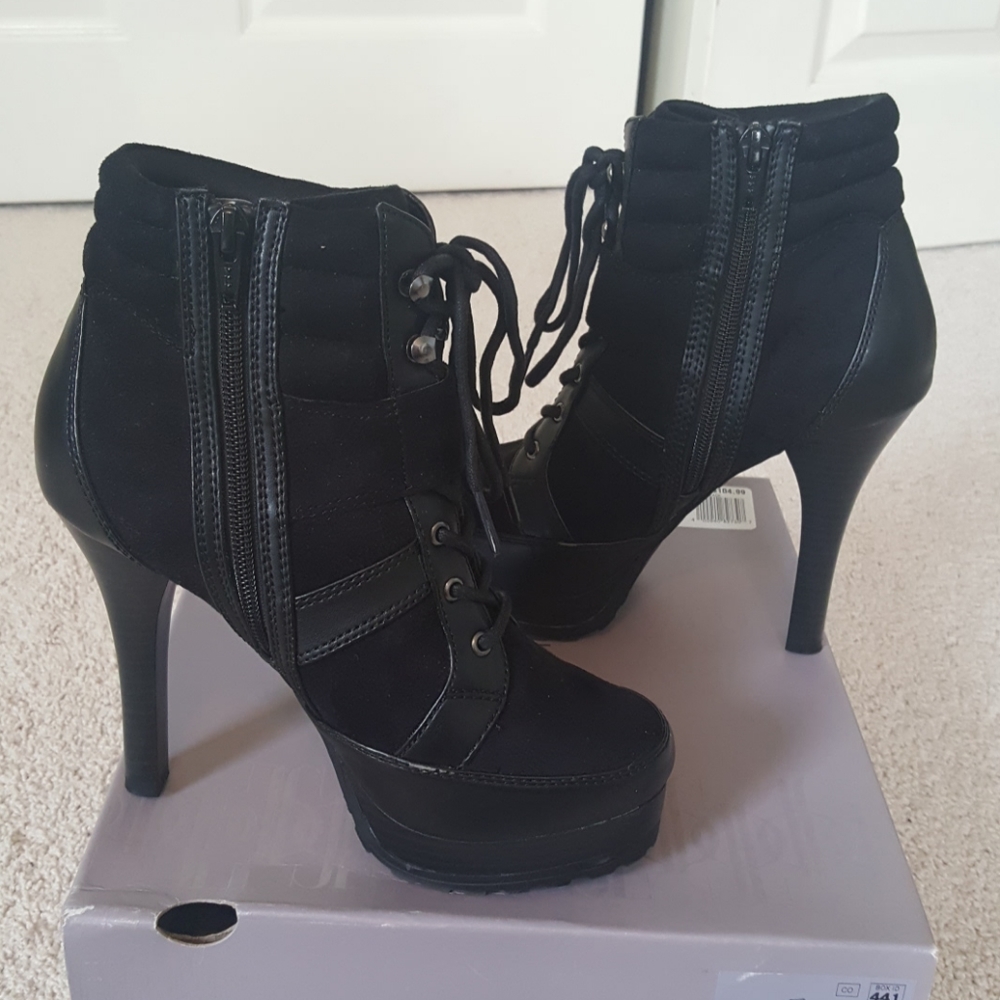 Jennifer Lopez boots high heels, size 6M US